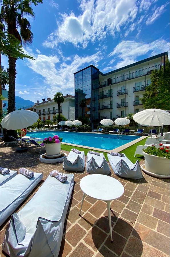 Hotel La Perla Riva del Garda Extérieur photo