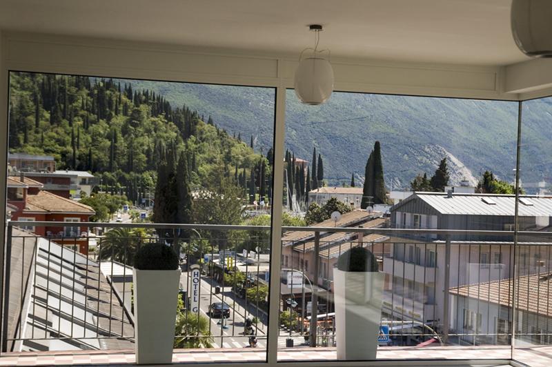 Hotel La Perla Riva del Garda Extérieur photo